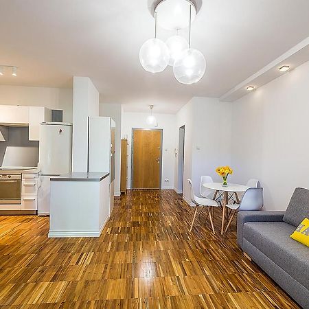 Apartment Powisle With Garage Varšava Exteriér fotografie